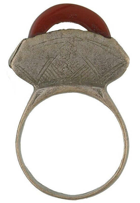 Vintage Tuareg Silver Ring with Agate – Sahara Ethnic Jewelry