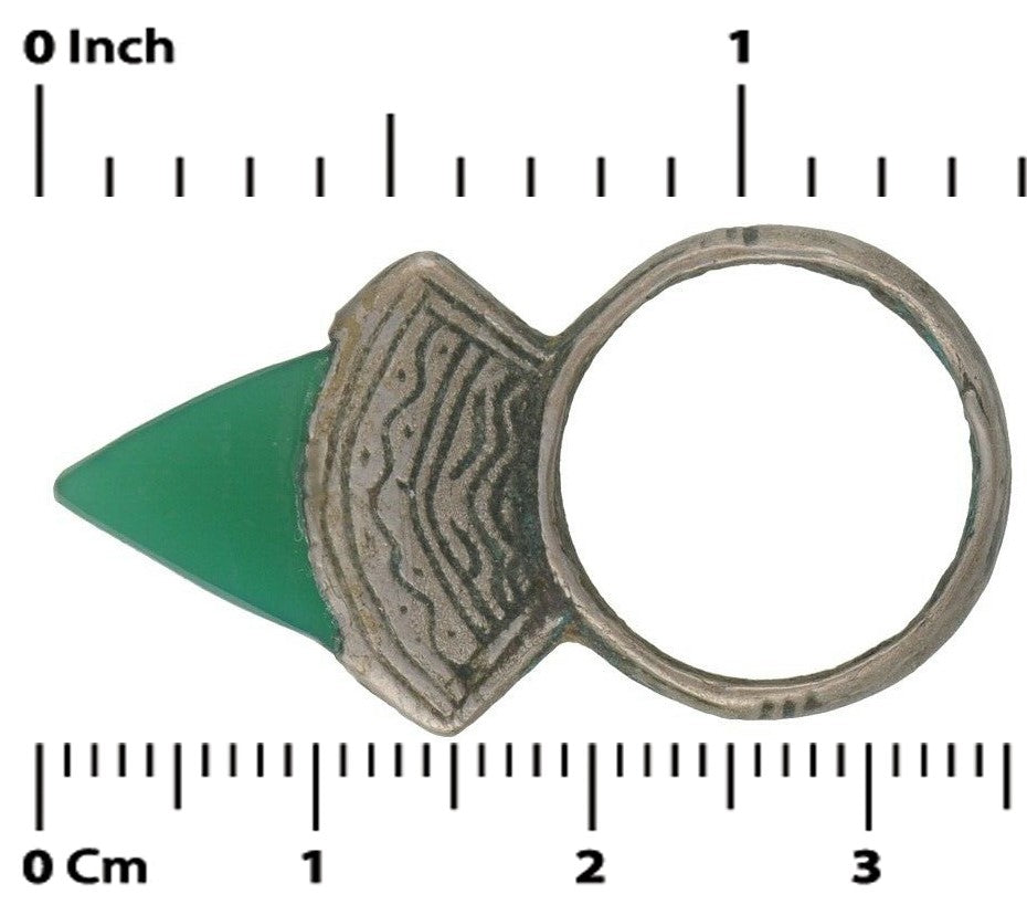Vintage Tuareg Silver Ring with Green Glass – Sahara Nomadic Art