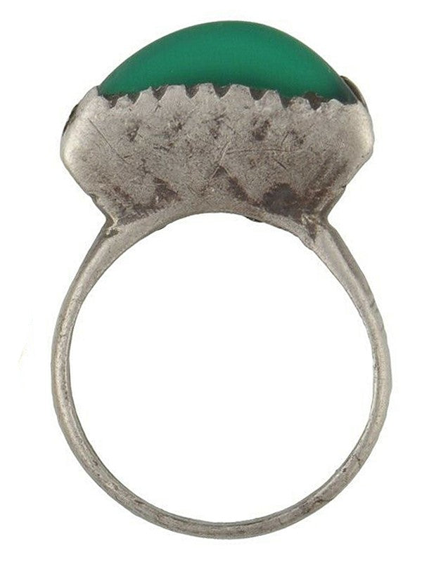 Vintage Tuareg Silver Ring with Green Glass – Sahara Ethnic Jewelry