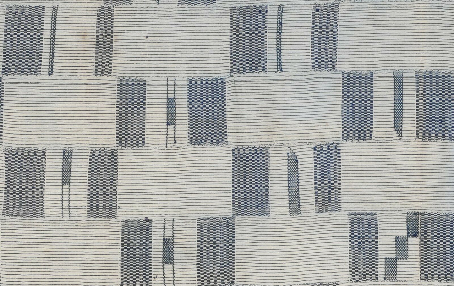 Handwoven Ashanti Kente Woman‑Size 1970s Cotton Cloth (165×105 cm)