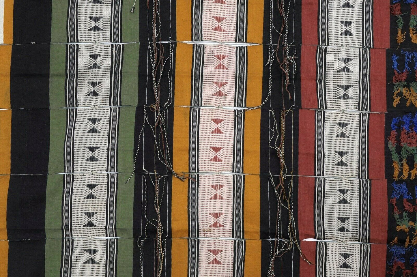 Old African Djerma Niger Handwoven Cloth Textile Sahara Desert Wedding Blanket - zoomed-in detail