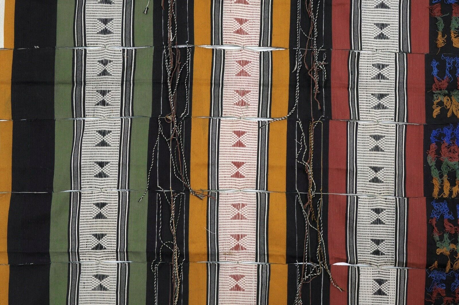 Old African Djerma Niger Handwoven Cloth Textile Sahara Desert Wedding Blanket - zoomed-in detail